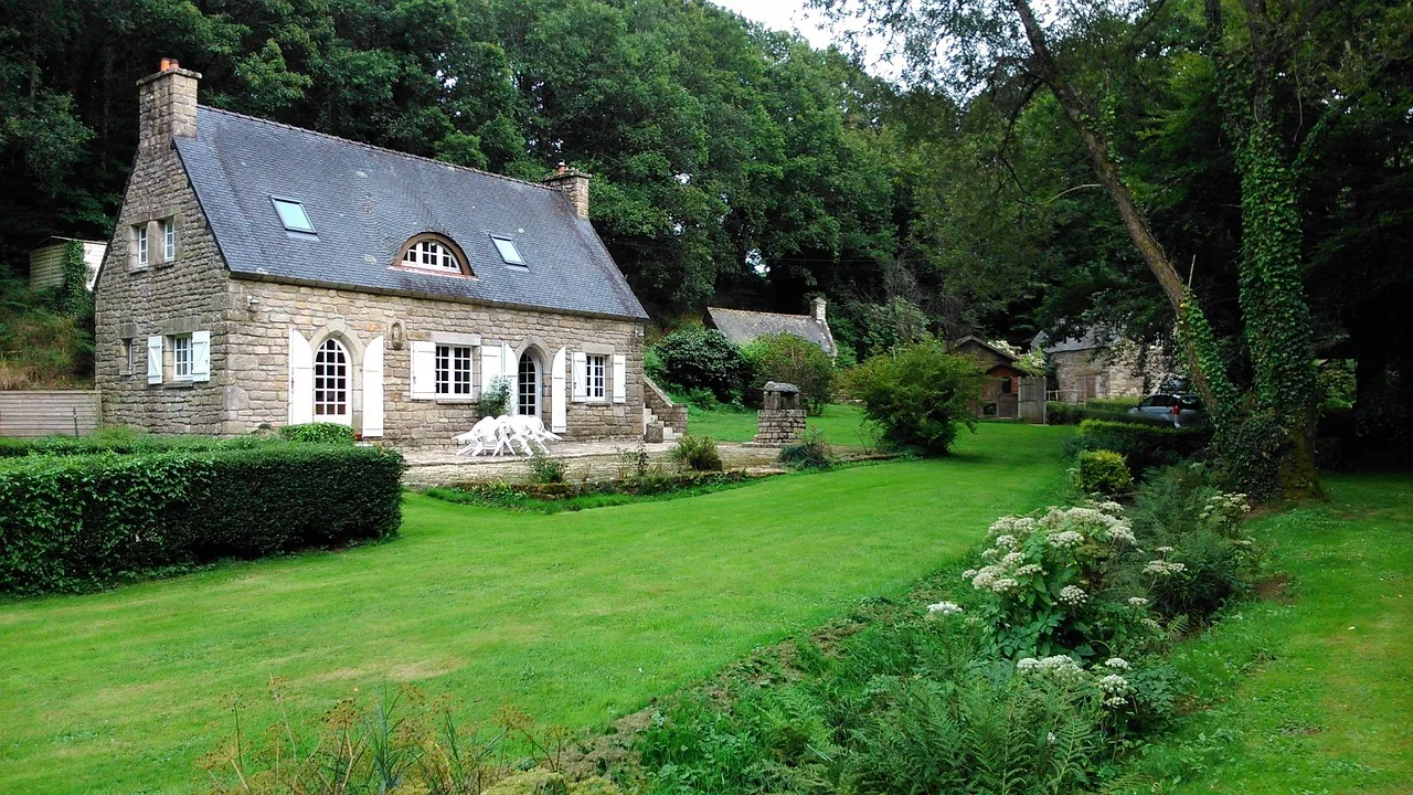 Barrow Mead Cottage across its garden, elevation facing south-east